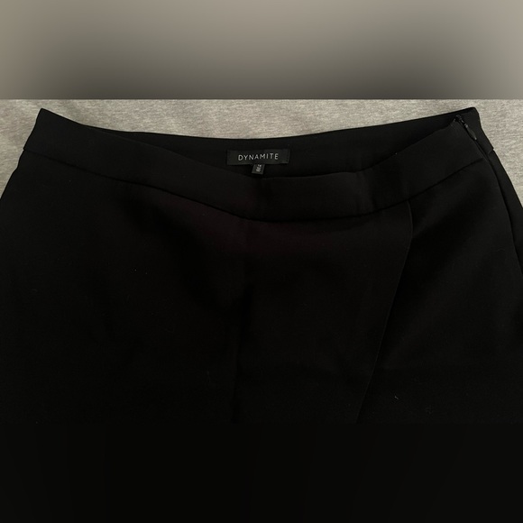 Dynamite Peyton Asymmetric Skort - Picture 5 of 5